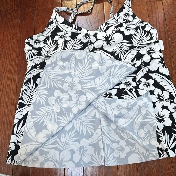 Lands End tankini swim top XL - Picture 3 of 4